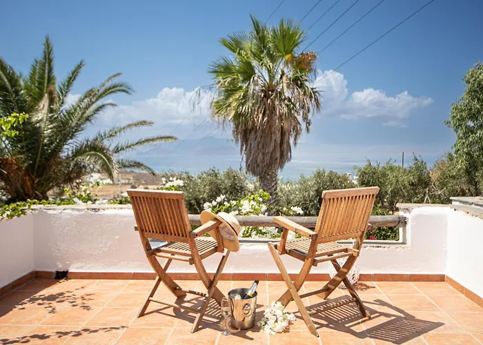 Kavos Naxos Aparthotel