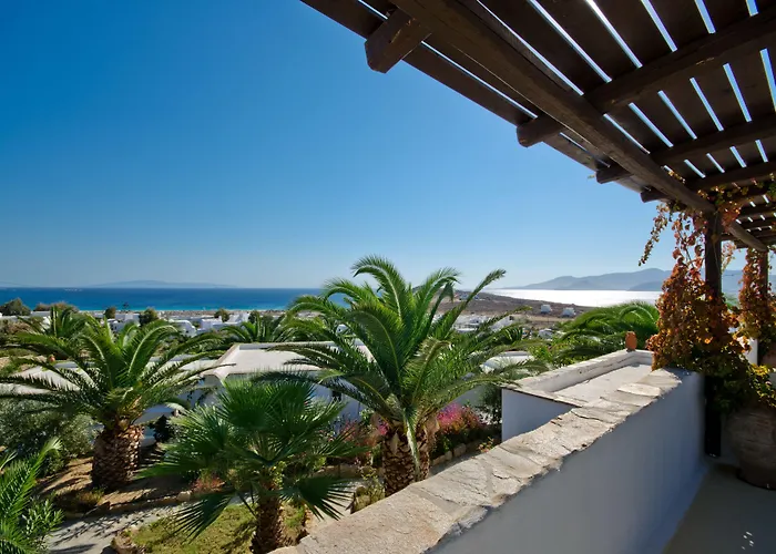 Kavos Naxos Aparthotel 4*