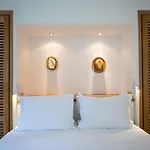 Kavos Naxos Aparthotel 4*