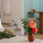 Kavos Naxos Aparthotel 4*