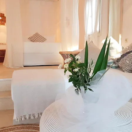 Kavos Naxos Aparthotel