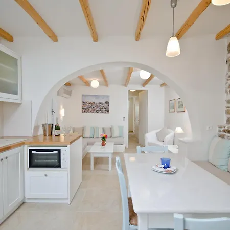 מלון דירות Kavos Naxos 3*