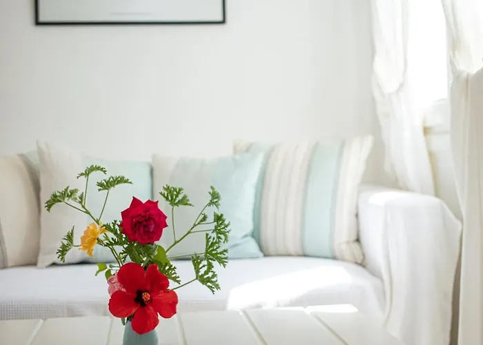 Kavos Naxos Aparthotel 4*