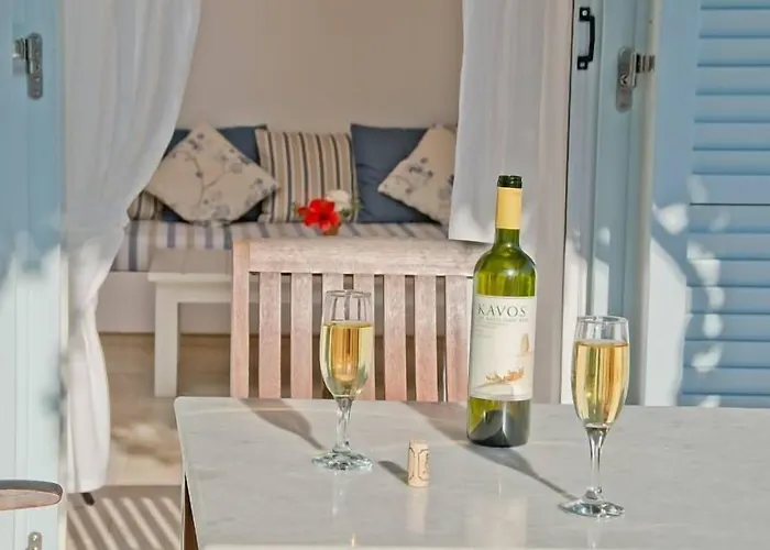 Kavos Naxos Aparthotel 4*